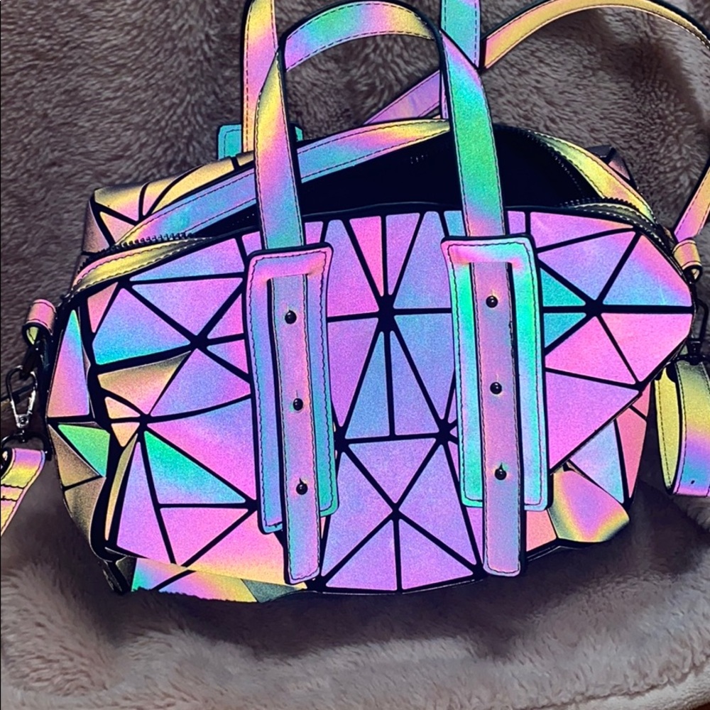 LUMINOUS HOLOGRAPHIC BAG